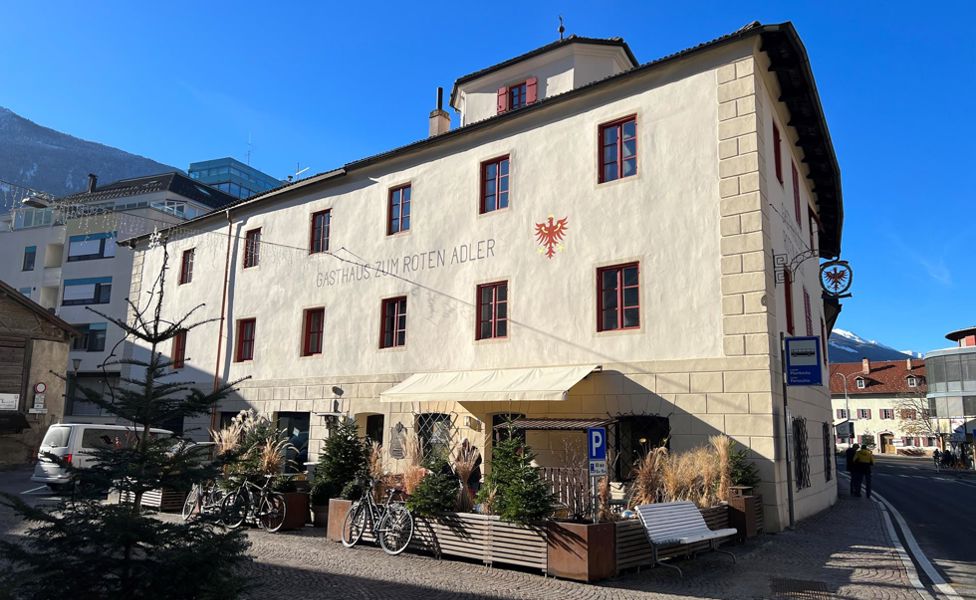 kuppelwieser-bau-restaurierungsarbeiten-historisches-gebaeude-zum-roten-adler-latsch-02